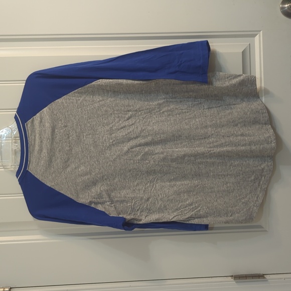 Mitchell & Ness Atlanta Braves 4 Button Henley NWT - Picture 8 of 8